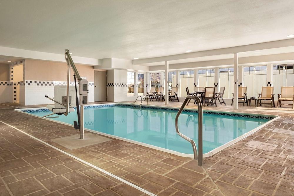 Country Inn & Suites By Radisson, Bloomington-Normal Airport, Il Luaran gambar