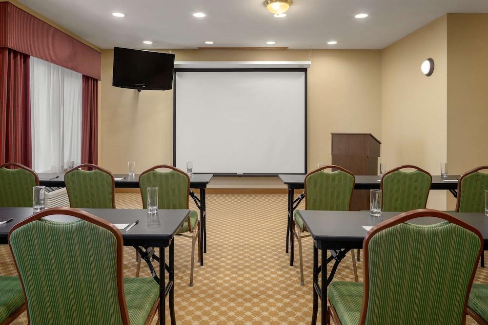 Country Inn & Suites By Radisson, Bloomington-Normal Airport, Il Luaran gambar